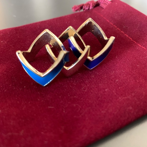 Geometric Chevron Enamel Statement Ring Size 6 – Gold-Tone with Blue Stripes - Picture 1 of 6